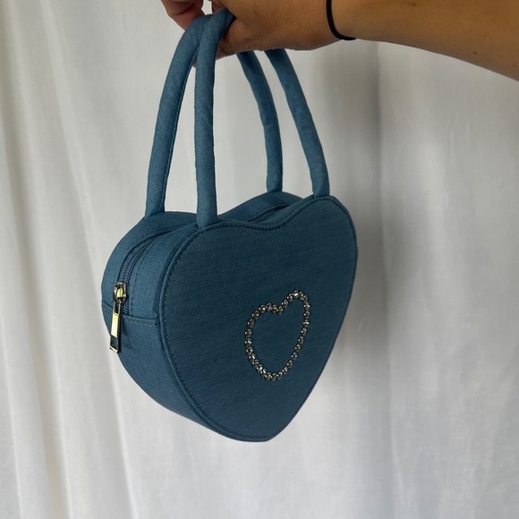 3/$20 💥 Olivia Miller Heart Shape Jewel Embellished Mini Clutch Bag Purse NWT - Picture 4 of 17